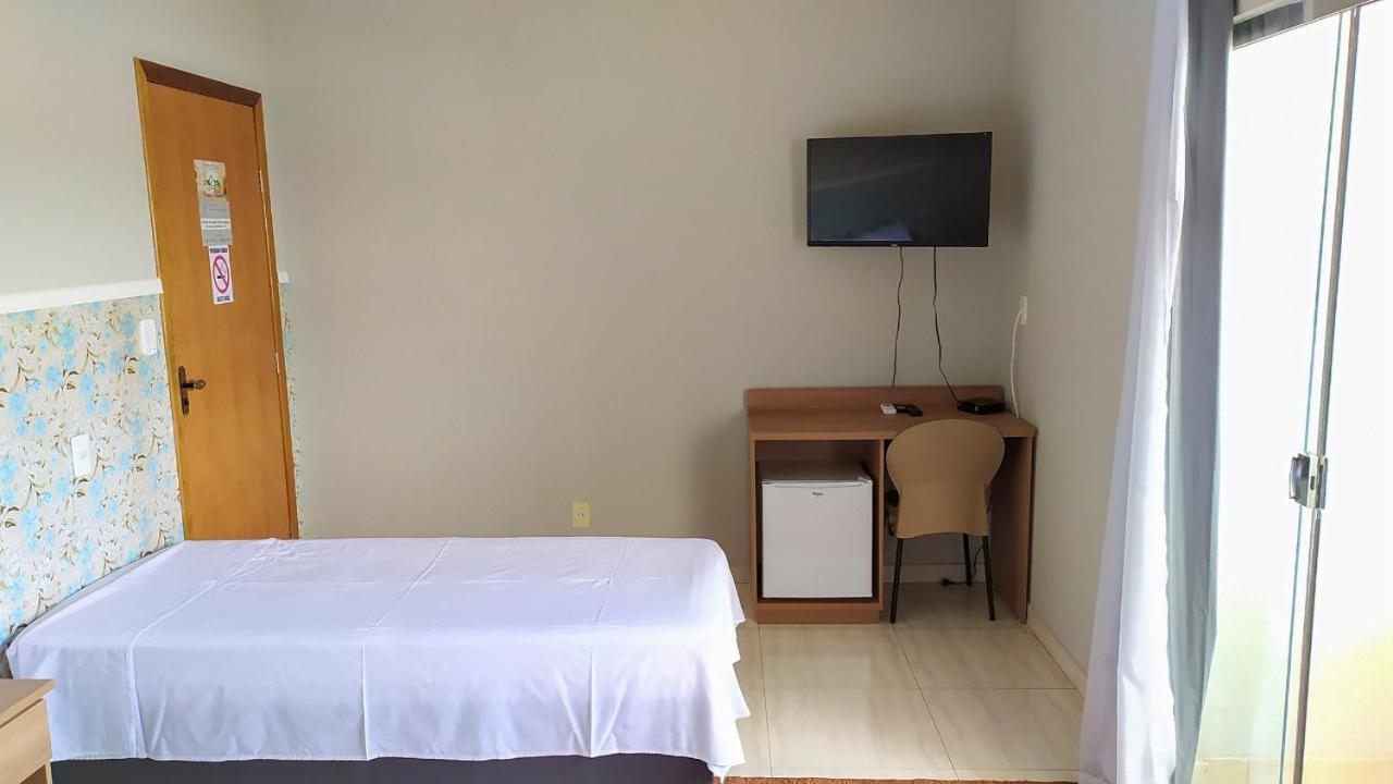 Pouso Oliveira Suites São João Batista do Glória エクステリア 写真