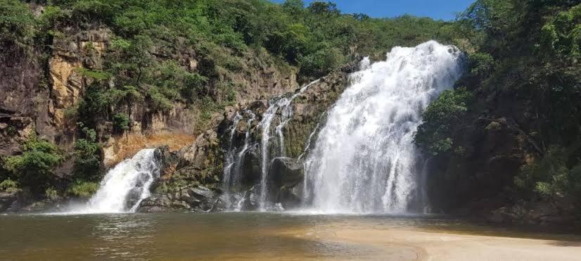 Pouso Oliveira Suites São João Batista do Glória エクステリア 写真